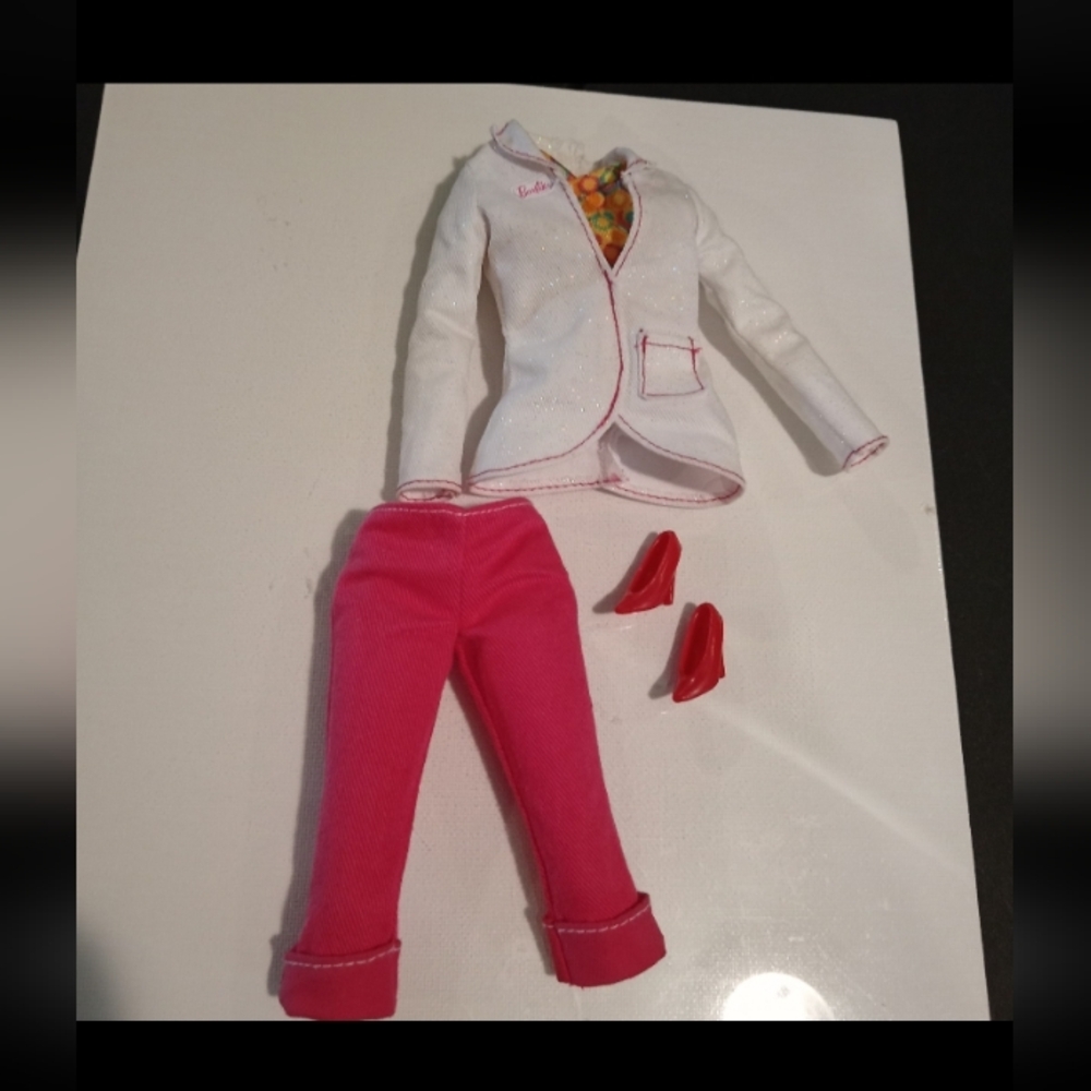 VTG Barbie Doll Outfit 80/90s  Sparkly Jacket Hot Pink Crop Pants Matching Shoes - Picture 8 of 10